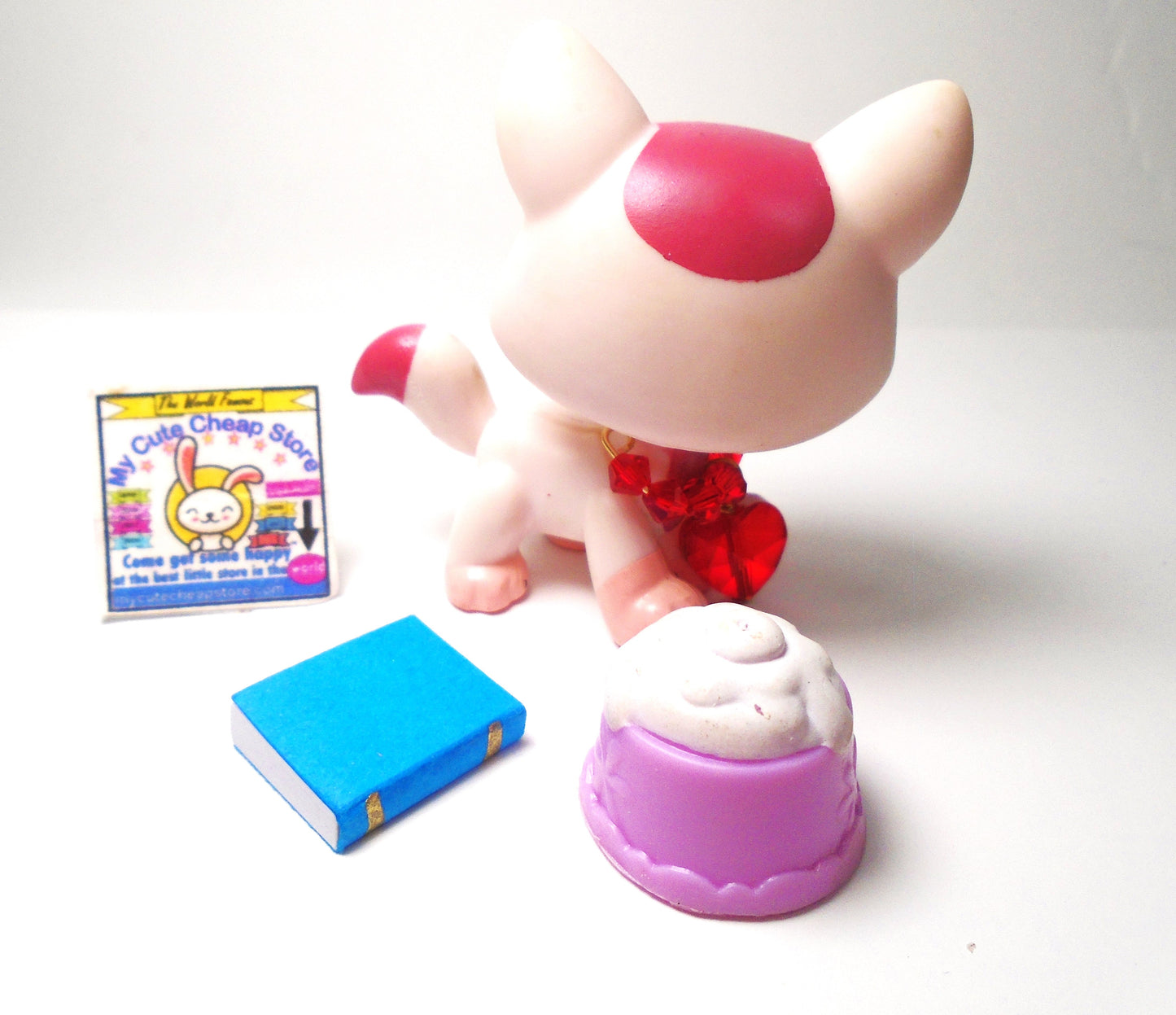 Littlest Pet Shop walking cat #1679 with cute accessories