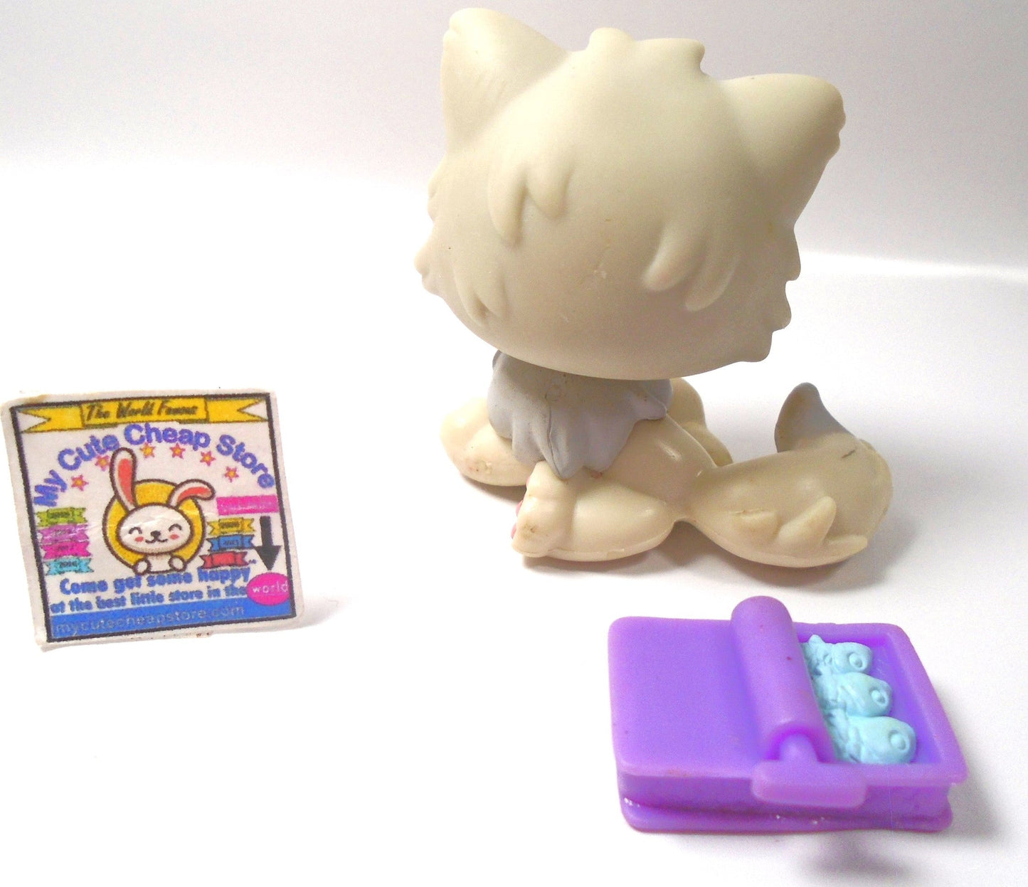 Littlest Pet Shop Cuddliest Grey Persian Cat #722 with sardines