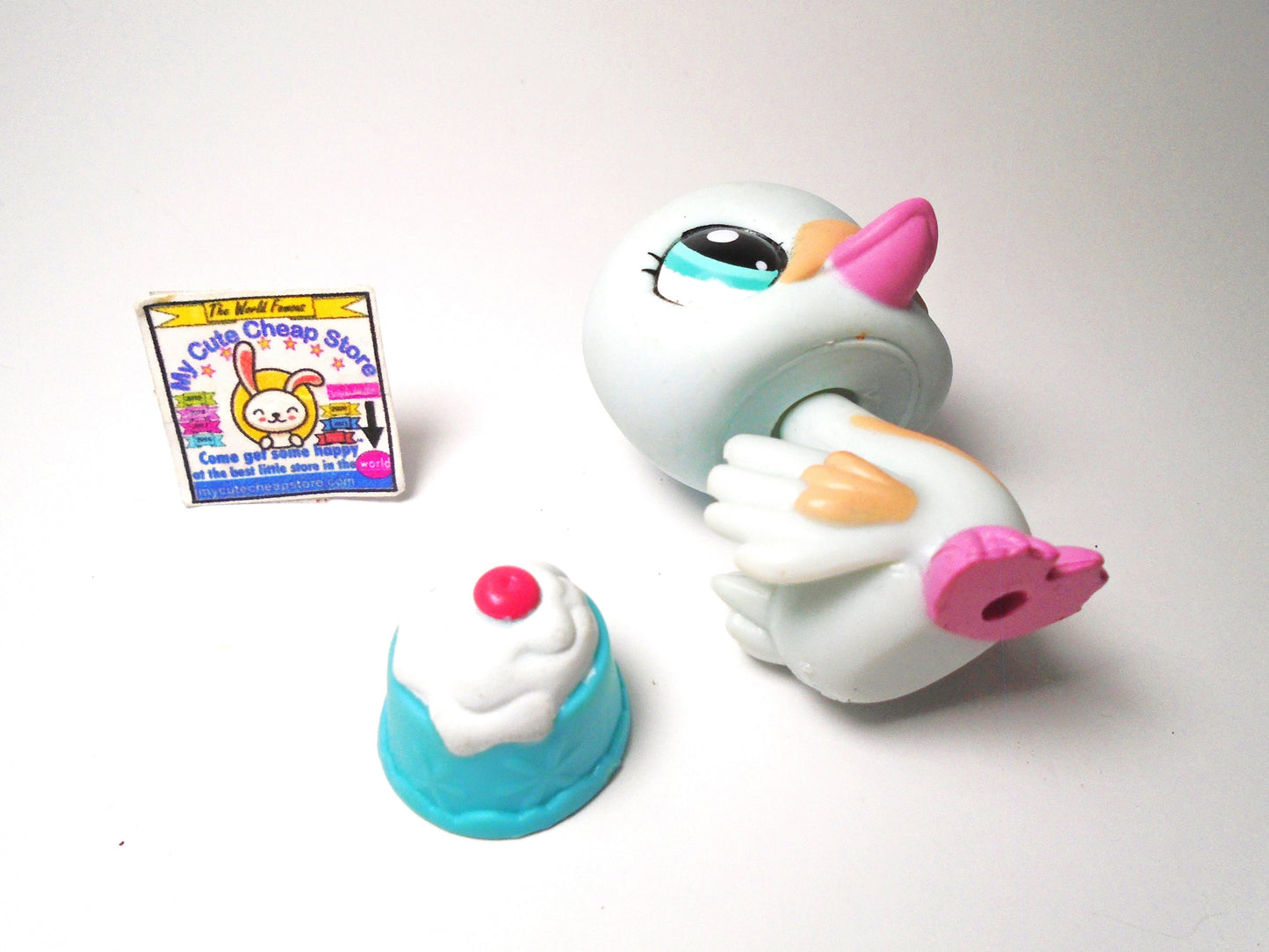 Littlest Pet Shop Swan #1734 with accessory